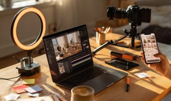 lanko2g_A_realistic_2025-style_home_studio_featuring_a_conten_6897fe0f-5172-418e-9cac-ef3239198eb0_2